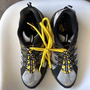 Nike Air Humara 'Black & Varsity Maize"